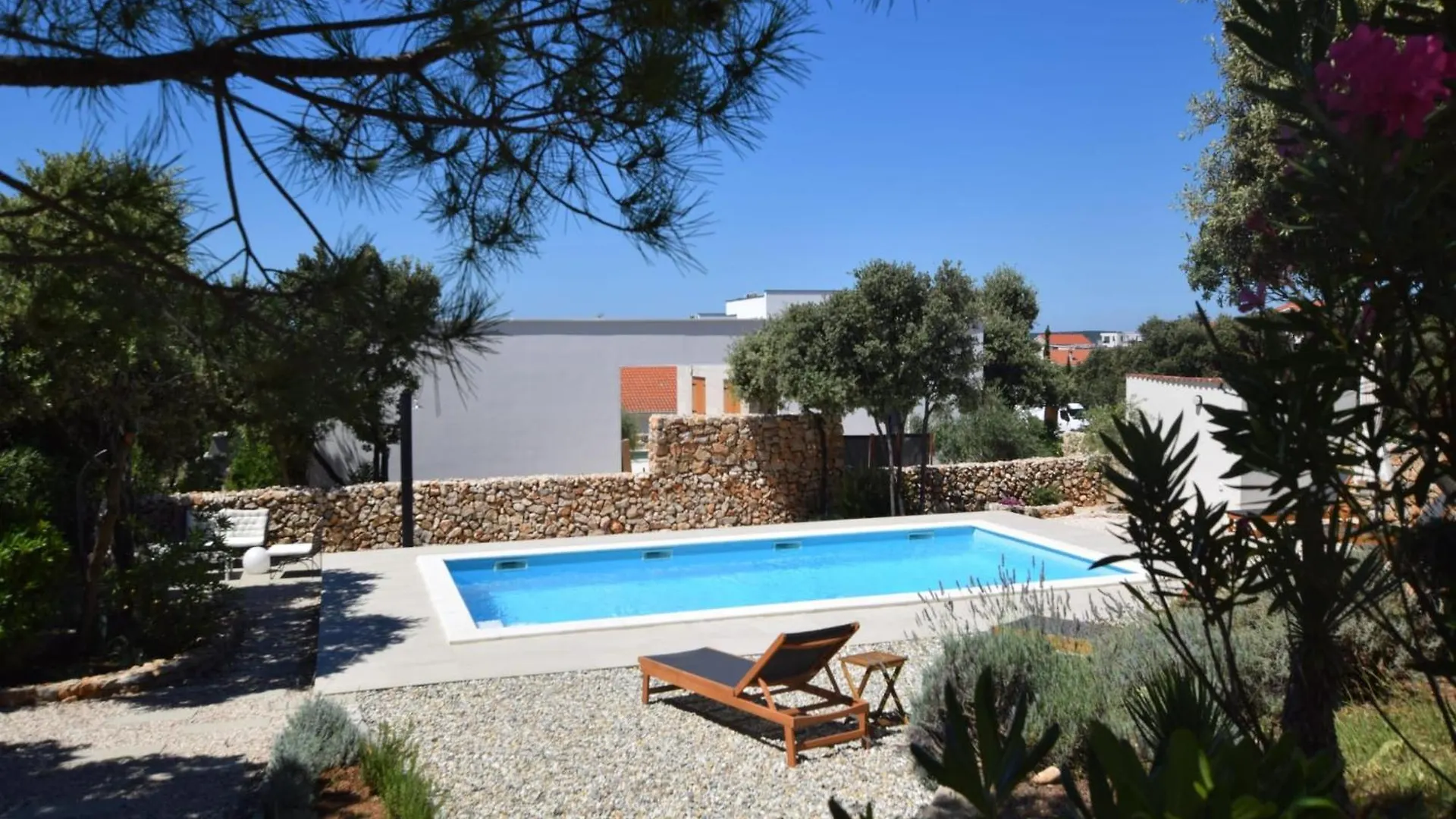 Not Detached Home With Swimming Pool For Use Mandre Casa de Férias